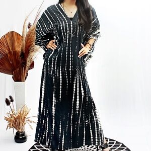 0132 / Black & White Tie Dye Long Kaftan